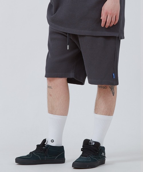 SIDEWAY STANCE（サイドウェイスタンス）の「【SIDEWAY STANCE】ワッフル ショートパンツ セットアップ対応（その他パンツ・メンズ・オフホワイト/ベージュ/ブラック・LARGE/X-LARGE/MEDIUM）」の16枚目の写真