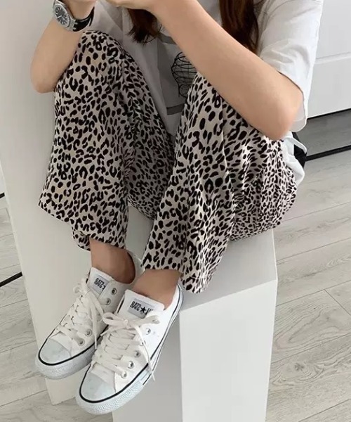 KOR（ケーオーアール）の「アニマル レオパード柄 豹柄 ストレートワイドパンツ（その他パンツ・レディース・レオパード・M/L/XL/2XL/3XL/4XL/5XL）」の13枚目の写真