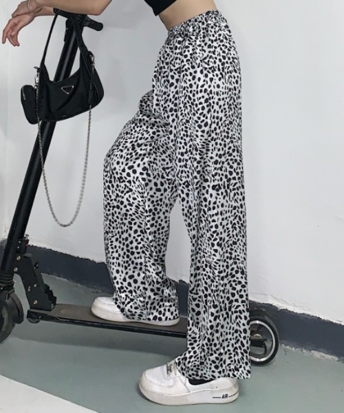 KOR（ケーオーアール）の「アニマル レオパード柄 豹柄 ストレートワイドパンツ（その他パンツ・レディース・レオパード・M/L/XL/2XL/3XL/4XL/5XL）」の16枚目の写真