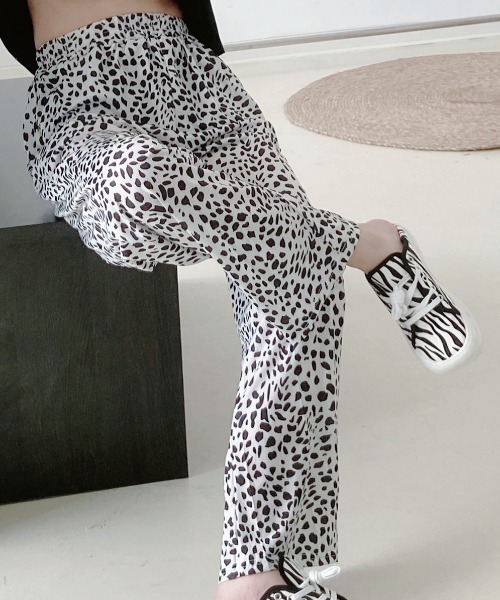 KOR（ケーオーアール）の「アニマル レオパード柄 豹柄 ストレートワイドパンツ（その他パンツ・レディース・レオパード・M/L/XL/2XL/3XL/4XL/5XL）」の17枚目の写真