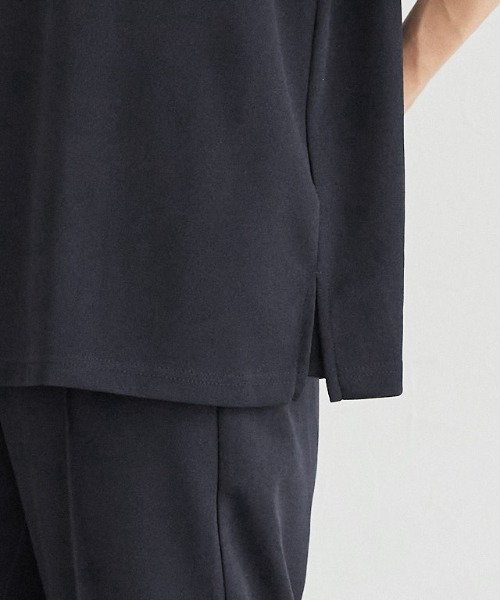 Pierrot(ピエロ)の「ペアスキンキーネックブラウス(Tシャツ/カットソー・レディース・キャメル/ブラック/ダークネイビー・M/L)」の19枚目の写真