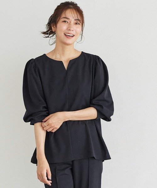 Pierrot(ピエロ)の「ペアスキンキーネックブラウス(Tシャツ/カットソー・レディース・キャメル/ブラック/ダークネイビー・M/L)」の10枚目の写真