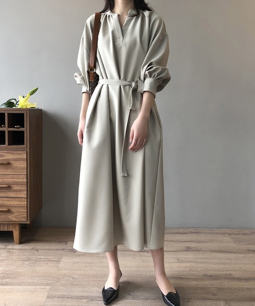 Bifrost(ビフレスト)の「サテンライクシャツワンピース(シャツワンピース・レディース・ベージュ/ブルー・M/L)」の1枚目の写真