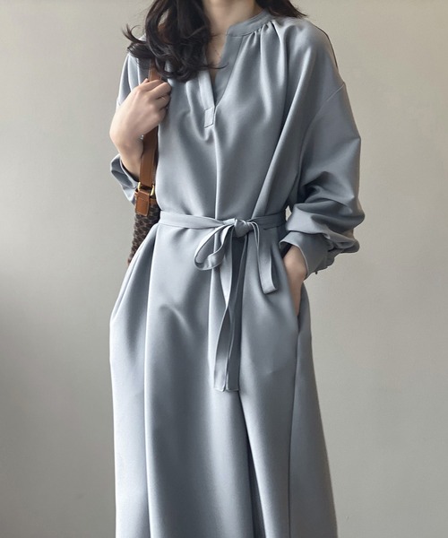 Bifrost(ビフレスト)の「サテンライクシャツワンピース(シャツワンピース・レディース・ベージュ/ブルー・M/L)」の2枚目の写真