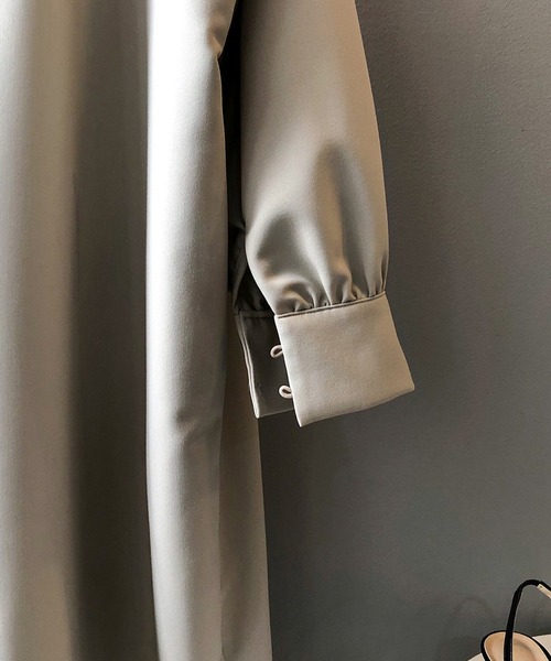 Bifrost(ビフレスト)の「サテンライクシャツワンピース(シャツワンピース・レディース・ベージュ/ブルー・M/L)」の19枚目の写真