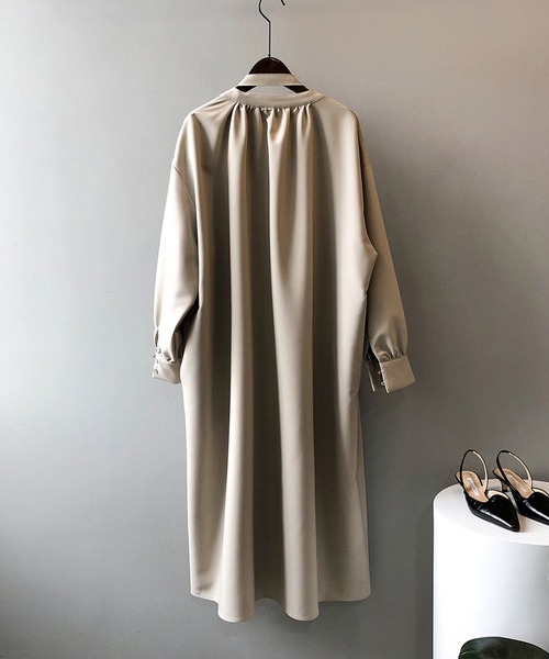 Bifrost(ビフレスト)の「サテンライクシャツワンピース(シャツワンピース・レディース・ベージュ/ブルー・M/L)」の15枚目の写真