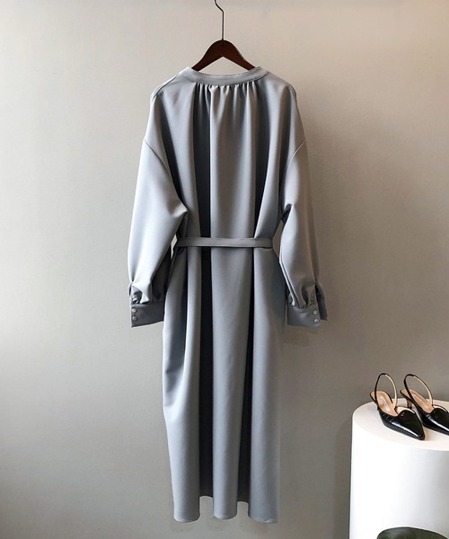 Bifrost(ビフレスト)の「サテンライクシャツワンピース(シャツワンピース・レディース・ベージュ/ブルー・M/L)」の12枚目の写真