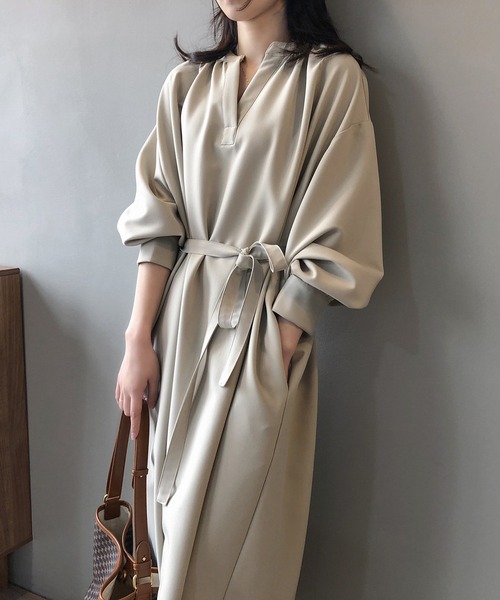 Bifrost(ビフレスト)の「サテンライクシャツワンピース(シャツワンピース・レディース・ベージュ/ブルー・M/L)」の13枚目の写真