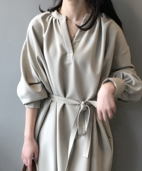 Bifrost(ビフレスト)の「サテンライクシャツワンピース(シャツワンピース・レディース・ベージュ/ブルー・M/L)」の8枚目の写真