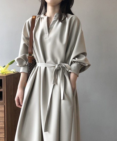 Bifrost(ビフレスト)の「サテンライクシャツワンピース(シャツワンピース・レディース・ベージュ/ブルー・M/L)」の14枚目の写真