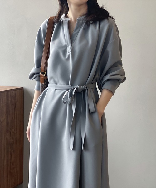 Bifrost(ビフレスト)の「サテンライクシャツワンピース(シャツワンピース・レディース・ベージュ/ブルー・M/L)」の20枚目の写真