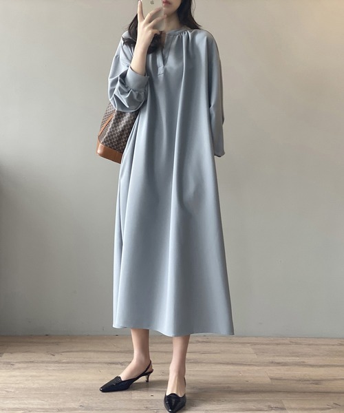 Bifrost(ビフレスト)の「サテンライクシャツワンピース(シャツワンピース・レディース・ベージュ/ブルー・M/L)」の16枚目の写真