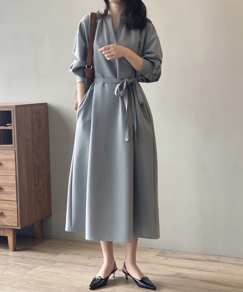 Bifrost(ビフレスト)の「サテンライクシャツワンピース(シャツワンピース・レディース・ベージュ/ブルー・M/L)」の6枚目の写真