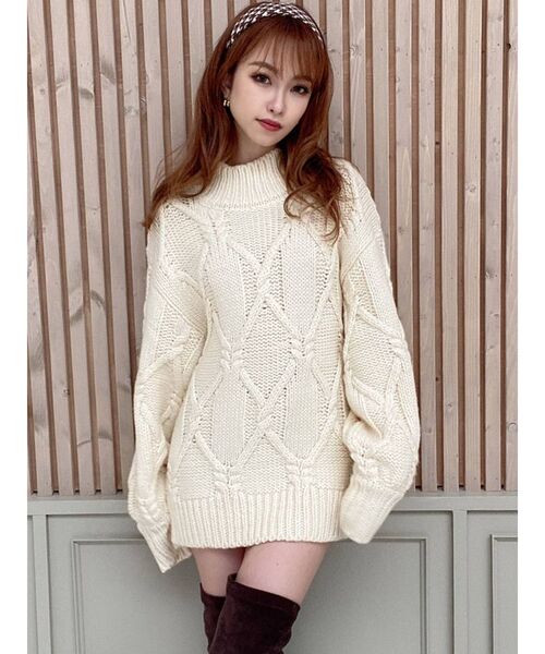RESEXXY（リゼクシー）の「ケーブルニットチュニック（ニット/セーター・レディース・ブラック/アイボリー/キャメル・FREE）」の2枚目の写真