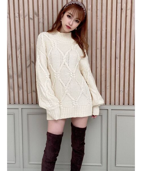 RESEXXY（リゼクシー）の「ケーブルニットチュニック（ニット/セーター・レディース・ブラック/アイボリー/キャメル・FREE）」の5枚目の写真