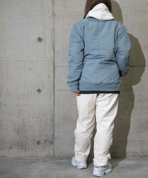 JOHN'S CLOSET(ジョンズクローゼット)の「【i】ポリピーチMA-1(MA-1・メンズ・カーキ/サックスブルー/グレイッシュベージュ/ミント/ブラック/ピンク・X-LARGE/LARGE/MEDIUM)」の17枚目の写真
