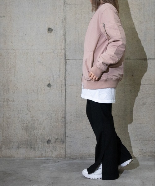 JOHN'S CLOSET(ジョンズクローゼット)の「【i】ポリピーチMA-1(MA-1・メンズ・カーキ/サックスブルー/グレイッシュベージュ/ミント/ブラック/ピンク・X-LARGE/LARGE/MEDIUM)」の21枚目の写真