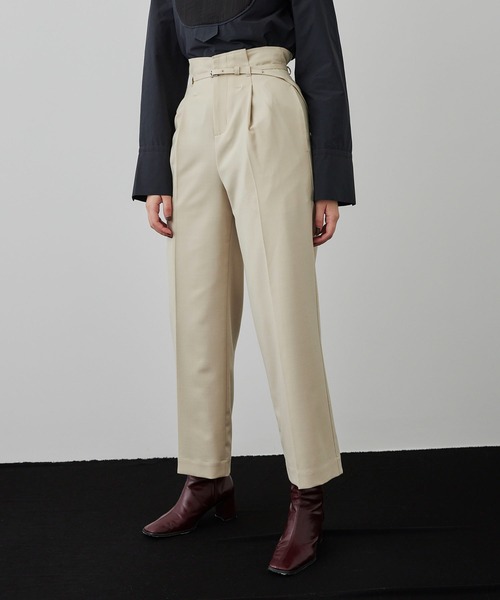 UNITED TOKYO(ユナイテッドトウキョウ)の「ワンタックセミワイドパンツ(スラックス・レディース・ブラック/ブラウン/アイボリー/ブルー・1/2/3)」の1枚目の写真