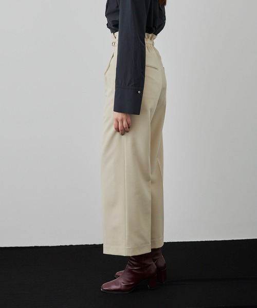 UNITED TOKYO(ユナイテッドトウキョウ)の「ワンタックセミワイドパンツ(スラックス・レディース・ブラック/ブラウン/アイボリー/ブルー・1/2/3)」の13枚目の写真