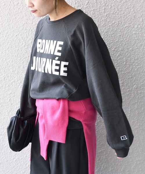 Russell Athletic（ラッセルアスレティック）の「*【SHIPS別注】RUSSELL ATHLETIC:ロゴスウェット2◇（スウェット・レディース・チャコールグレー/ベージュ/グリーン/ピンク系/アイボリー/ライトオリーブ/ラベンダー/ブラック/マスタード・ONE SIZE）」の14枚目の写真