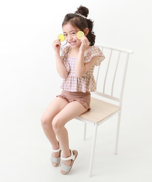 devirock(デビロック)の「UVカット えらべるデザイン ボリュームフリル セパレート水着(水着・キッズ・ブラック/ベージュ/ブルーグレー/グリーン系その他/パープル系その他/イエロー系その他/ピンク系その他/パープル系4/ブルー/パープル系/ピンク・110cm/100cm/120cm/130cm)」の15枚目の写真