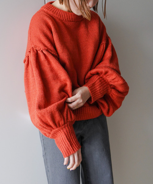 VENCEEXCHANGE（ヴァンスエクスチェンジ）の「【WEB限定】ボリュームドルマンスリーブクルーネックニット（ニット/セーター・レディース・レッド/オフホワイト/ブルー/グリーン・FREE）」の11枚目の写真