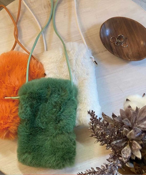 CORNERS（コーナーズ）の「ファーミニショルダーバッグ（ショルダーバッグ・レディース・ブラック/オレンジ/グリーン/アイボリー/モカ/ラベンダー・FREE）」の7枚目の写真