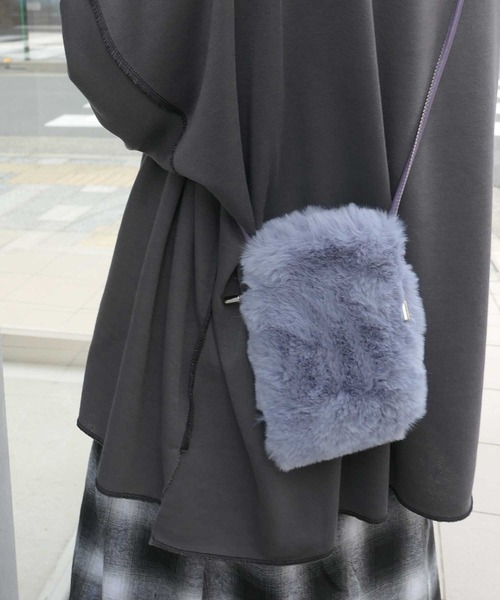 CORNERS（コーナーズ）の「ファーミニショルダーバッグ（ショルダーバッグ・レディース・ブラック/オレンジ/グリーン/アイボリー/モカ/ラベンダー・FREE）」の11枚目の写真