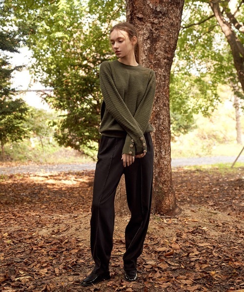 deBURN（デバーン）の「【deBURN 】ゴールドボタン ラウンドニット / gold button round_KN（ニット/セーター・レディース・ライトグレー/カーキ/ブラウン/ブラック/ライトベージュ・FREE）」の8枚目の写真