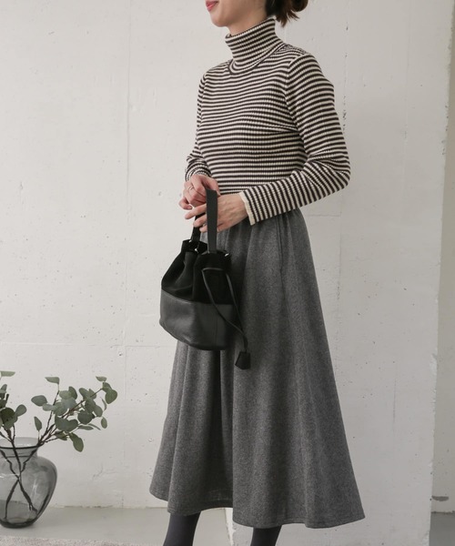 URBAN RESEARCH DOORS（アーバンリサーチドアーズ）の「ウール混カットソースカート（スカート・レディース・ベージュ/グレー/グリーン・ONE）」の11枚目の写真