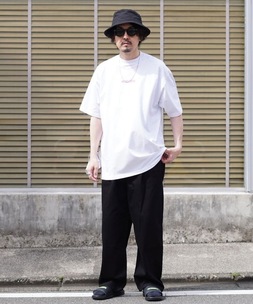 VETEMENTS（ヴェトモン）の「VETEMENTS / ヴェトモン：LOGO LABEL T-SHIRT：UE52TR120[RIP]（Tシャツ/カットソー・メンズ・ブラック×ホワイト/ホワイト×ピンク・S/M/XS）」の21枚目の写真