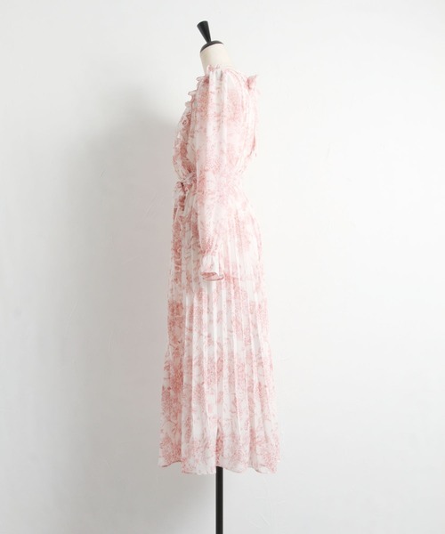 tocco closet（トッコ　クローゼット）の「【ZOZO限定】りぼん付きフリル装飾トワルドジュイプリントプリーツワンピース（ワンピース・レディース・ネイビー/レッド/ベージュ/ライトブルー・M）」の7枚目の写真