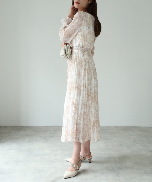 tocco closet（トッコ　クローゼット）の「【ZOZO限定】りぼん付きフリル装飾トワルドジュイプリントプリーツワンピース（ワンピース・レディース・ネイビー/レッド/ベージュ/ライトブルー・M）」の21枚目の写真