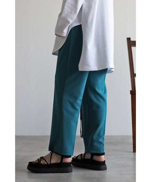 Bonjour Sagan(ボンジュールサガン)の「バックゴムセンタープレスパンツ(スラックス・レディース・ブラック/ベージュ/ブルー/グリーン・M/L)」の4枚目の写真