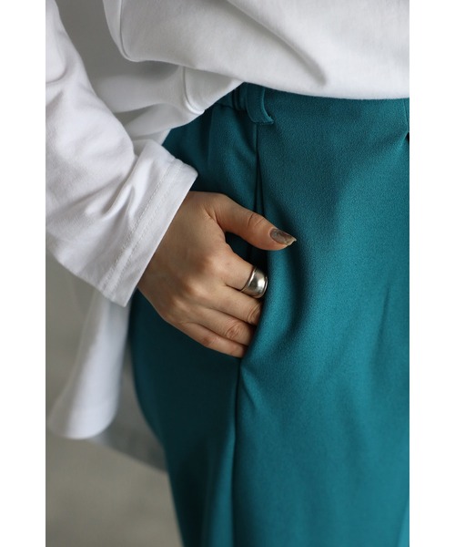 Bonjour Sagan(ボンジュールサガン)の「バックゴムセンタープレスパンツ(スラックス・レディース・ブラック/ベージュ/ブルー/グリーン・M/L)」の12枚目の写真