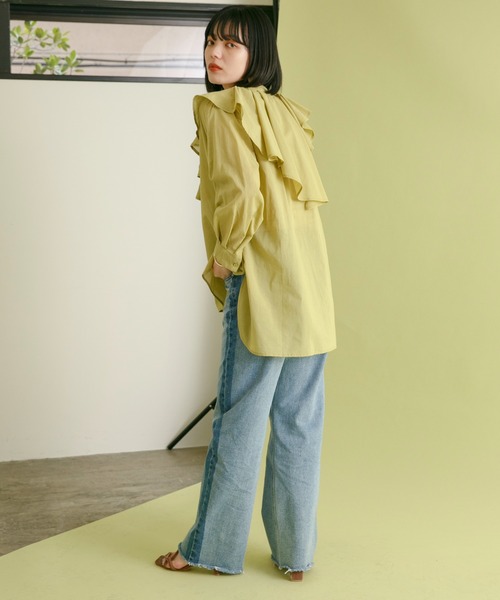 Eimee Law(エイミーロウ)の「フリル衿SETギャザーブラウス(シャツ/ブラウス・レディース・ブラック/オフホワイト/ライトグリーン/サックスブルー・38)」の5枚目の写真