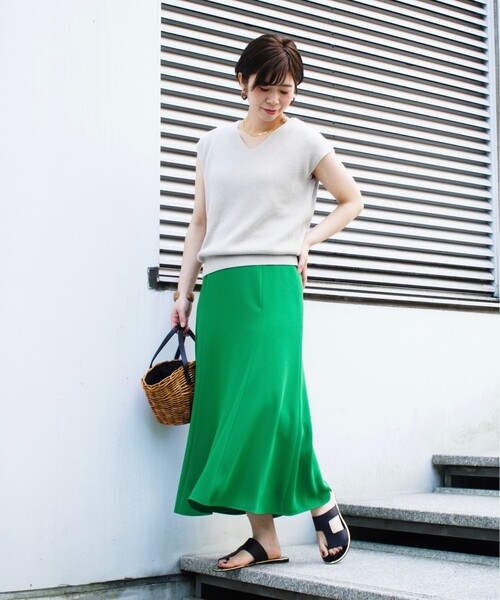 UNTITLED(アンタイトル)の「◆ラミー混 ノースリーブニット【洗える】(ベスト・レディース・黄緑系/ブラック/グレー系・02/48/04/00/44)」の19枚目の写真