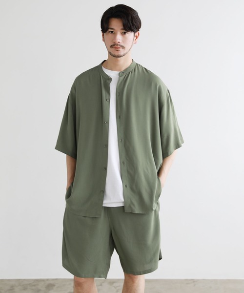 LIL VENDARS（リルヴェンダース）の「【巾着付き3点セット】レーヨン半袖バンドカラーシャツ＆ショートパンツ ショーツ セットアップ（シャツ/ブラウス・メンズ・チャコールグレー/ライトグレー/ブラック/ネイビー/カーキ/ブルー/アッシュ/ブラック系/グレー系/ブラウン系/サックスブルー系/ストライプ/アイボリー/ブラック系1・M/L/XL）」の10枚目の写真