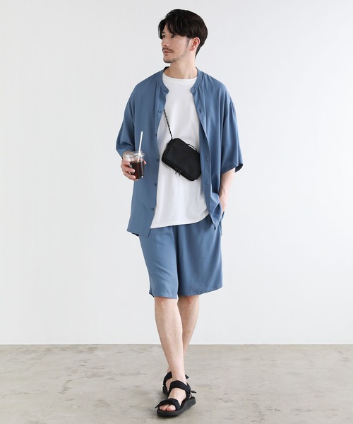 LIL VENDARS（リルヴェンダース）の「【巾着付き3点セット】レーヨン半袖バンドカラーシャツ＆ショートパンツ ショーツ セットアップ（シャツ/ブラウス・メンズ・チャコールグレー/ライトグレー/ブラック/ネイビー/カーキ/ブルー/アッシュ/ブラック系/グレー系/ブラウン系/サックスブルー系/ストライプ/アイボリー/ブラック系1・M/L/XL）」の19枚目の写真