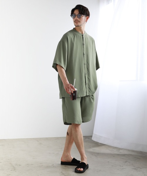 LIL VENDARS（リルヴェンダース）の「【巾着付き3点セット】レーヨン半袖バンドカラーシャツ＆ショートパンツ ショーツ セットアップ（シャツ/ブラウス・メンズ・チャコールグレー/ライトグレー/ブラック/ネイビー/カーキ/ブルー/アッシュ/ブラック系/グレー系/ブラウン系/サックスブルー系/ストライプ/アイボリー/ブラック系1・M/L/XL）」の20枚目の写真