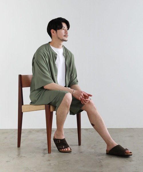 LIL VENDARS（リルヴェンダース）の「【巾着付き3点セット】レーヨン半袖バンドカラーシャツ＆ショートパンツ ショーツ セットアップ（シャツ/ブラウス・メンズ・チャコールグレー/ライトグレー/ブラック/ネイビー/カーキ/ブルー/アッシュ/ブラック系/グレー系/ブラウン系/サックスブルー系/ストライプ/アイボリー/ブラック系1・M/L/XL）」の21枚目の写真