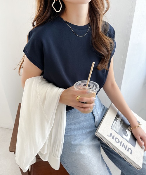andme(アンドミー)の「きれいめ梨地ポンチフレンチスリーブトップス(Tシャツ/カットソー・レディース・ブラック/ブラウン/カーキ/グレイッシュベージュ/ピンクベージュ/ピンク系その他/ライトベージュ/ネイビー・M)」の6枚目の写真