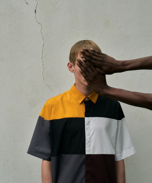Omar Afridi（オマールアフリディ）の「COLOURIST SHIRT（Tシャツ/カットソー・メンズ・マルチ/レッド系その他・46/48）」の2枚目の写真