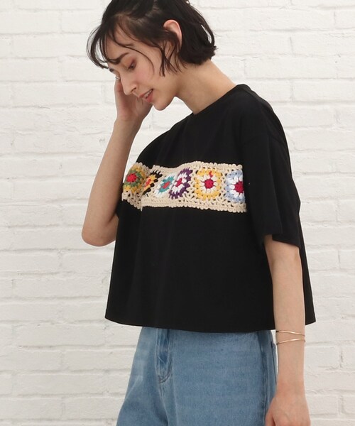 Cutie Blonde(キューティーブロンド)の「◆クロシェモチーフTシャツ(Tシャツ/カットソー・レディース・オレンジ/ブラック/オリーブ/オフホワイト・00)」の3枚目の写真