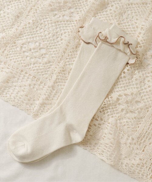 apres les cours（アプレレクール）の「メローフリルハイソックス【フォーマル対応】（ソックス/靴下・キッズ・ネイビー/オフホワイト/ピンク・12/15 /18/21）」の2枚目の写真