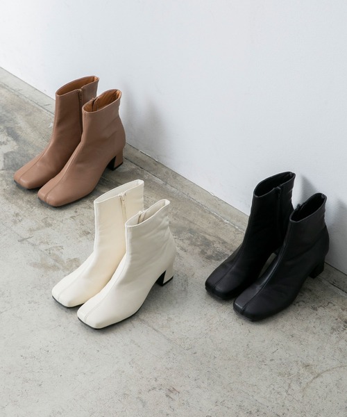 BONLECILL（ボンルシール）の「フェイクレザー スクエアトゥショートブーツ（ブーツ・レディース・アイボリー/ブラック/ブラウン・S/M/L）」の3枚目の写真