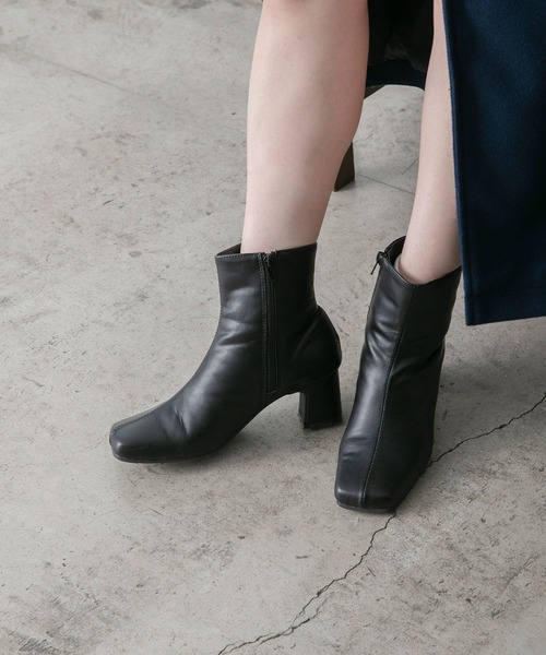 BONLECILL（ボンルシール）の「フェイクレザー スクエアトゥショートブーツ（ブーツ・レディース・アイボリー/ブラック/ブラウン・S/M/L）」の11枚目の写真