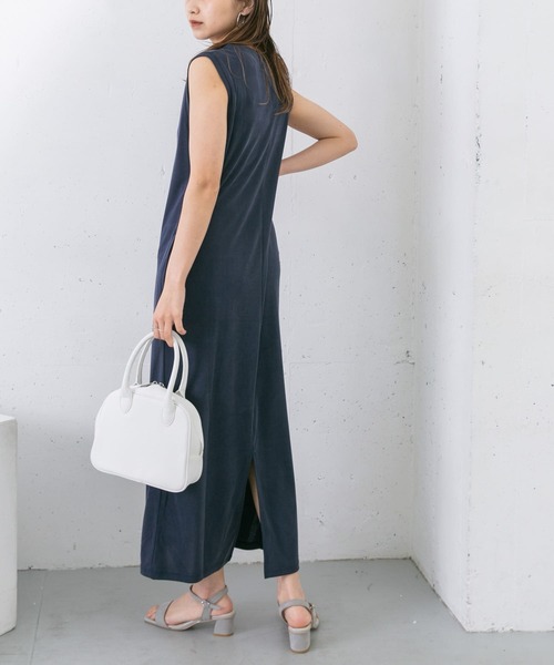 KBF（ケイビーエフ）の「ノースリーブカットワンピース（ワンピース・レディース・チャコールグレー/ブラウン/ブルー/マスタード・ONE）」の3枚目の写真