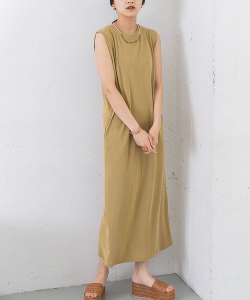 KBF（ケイビーエフ）の「ノースリーブカットワンピース（ワンピース・レディース・チャコールグレー/ブラウン/ブルー/マスタード・ONE）」の6枚目の写真