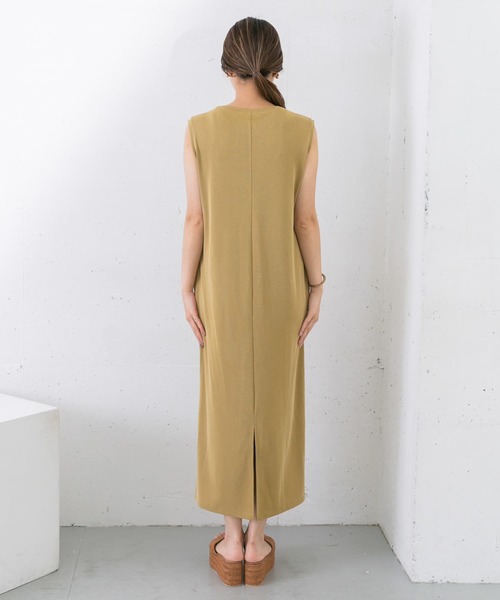 KBF（ケイビーエフ）の「ノースリーブカットワンピース（ワンピース・レディース・チャコールグレー/ブラウン/ブルー/マスタード・ONE）」の15枚目の写真